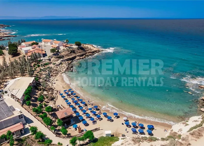 Coral Vila Paralimni