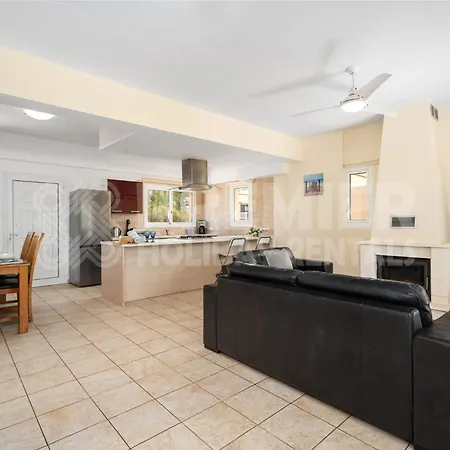 Coral Villa Paralimni