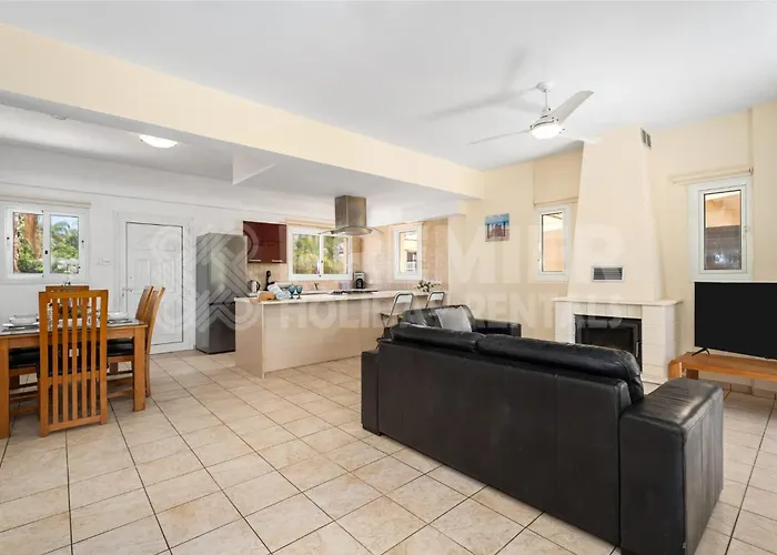 Coral Villa Paralimni